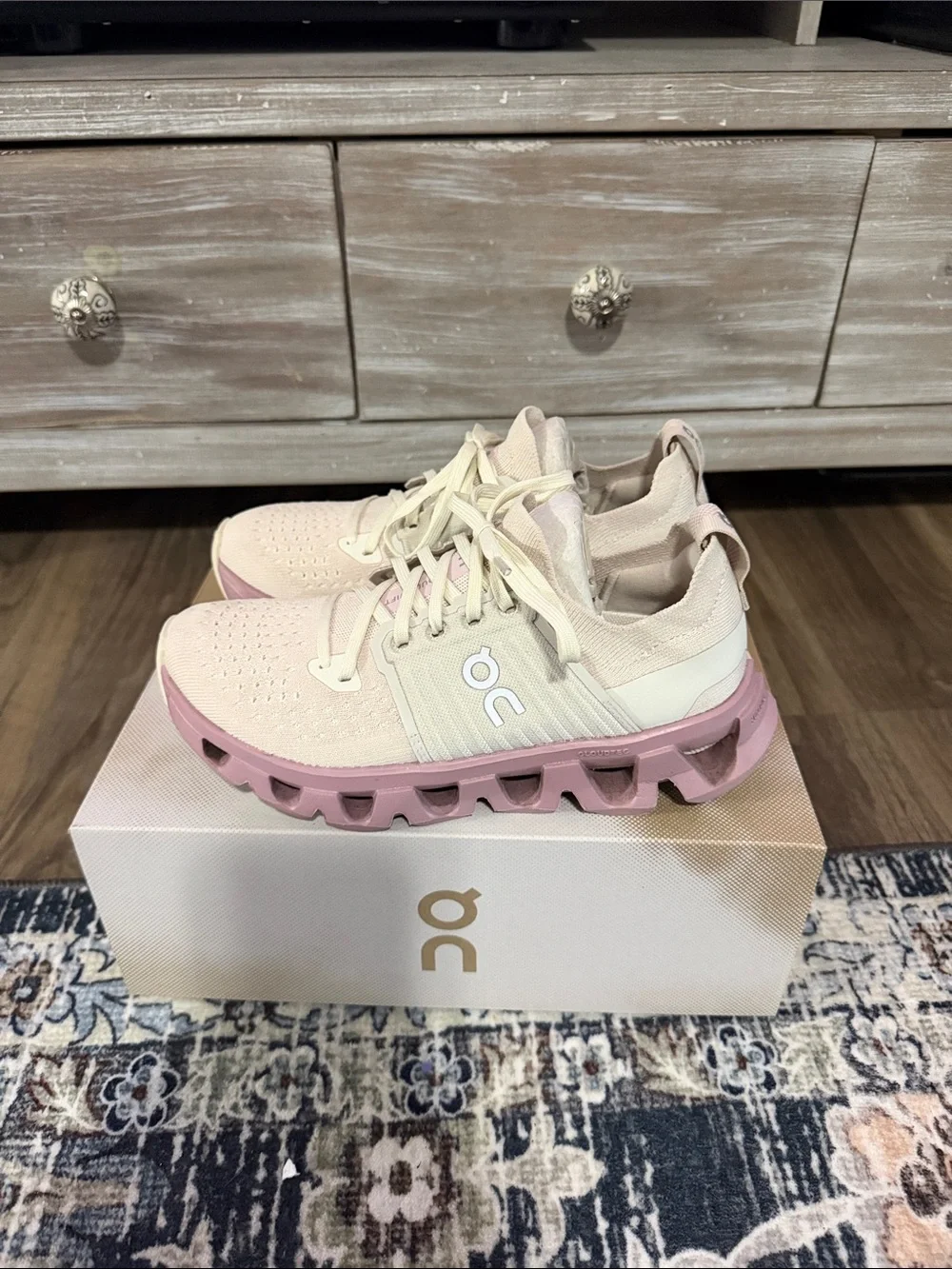 On Cloudswift 4 Pearl/Mauve